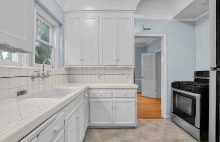 More Photos Of 123 N Harper Ave, Los Angeles Apartments For Sale