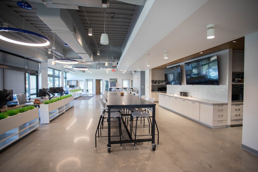 More Photos Of 270 W Plant St, Winter Garden Office For Sale