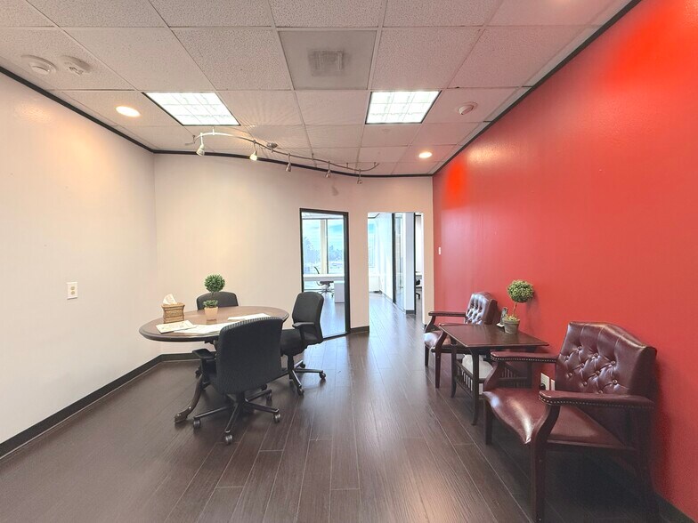 More Photos Of 6100 Corporate Dr, Houston Office For Sale