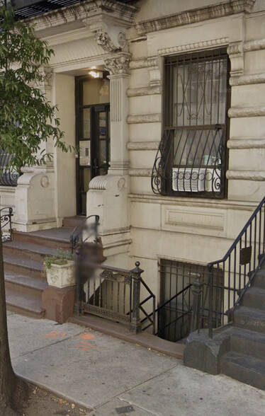 Primary Photo Of 42 W 65th St, New York Apartments For Lease