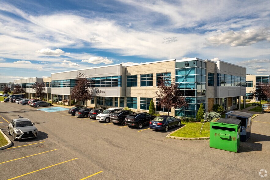 More Photos Of 9935 Rue de Châteauneuf, Brossard Flex For Lease