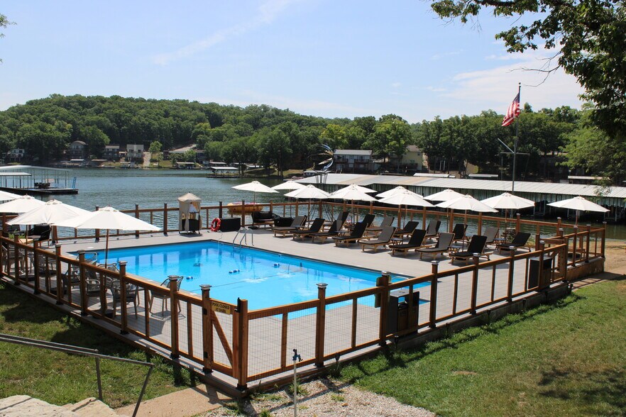 1062 Susan Rd, Lake Ozark, MO 65049 Hotel For Sale