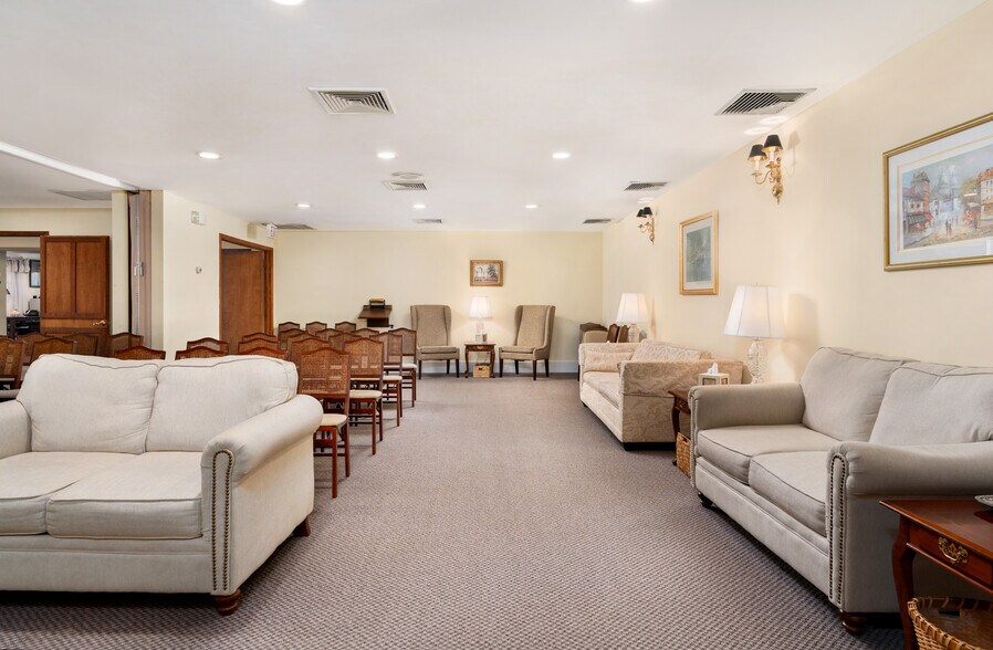 More Photos Of 94 E Montauk 1 Hwy, Hampton Bays Land For Sale