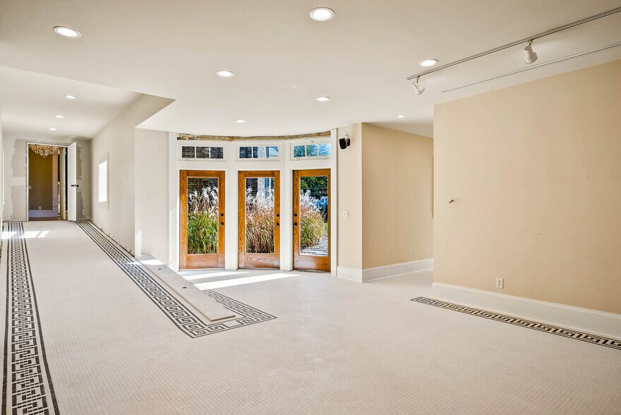 More Photos Of 220 Saint Lawrence Ave, Janesville Storefront Retail Residential For Sale