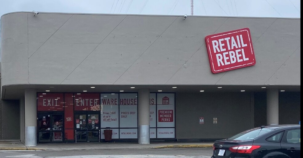 More Photos Of 4301 State Ave, Kansas City Department Store For Sale