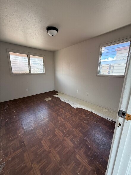 More Photos Of 1104 Palama St, Honolulu Convenience Store For Sale