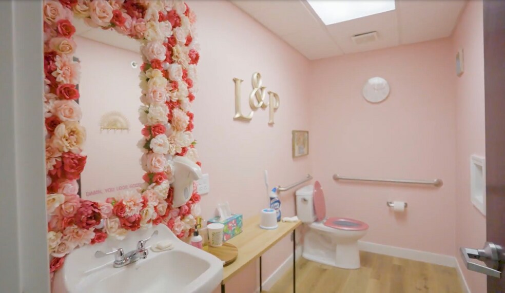 More Photos Of 608 35th Ave, Moline Medical For Sale