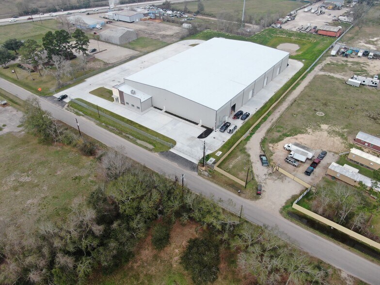 More Photos Of 211 E Sycamore St, Fresno Distribution For Sale