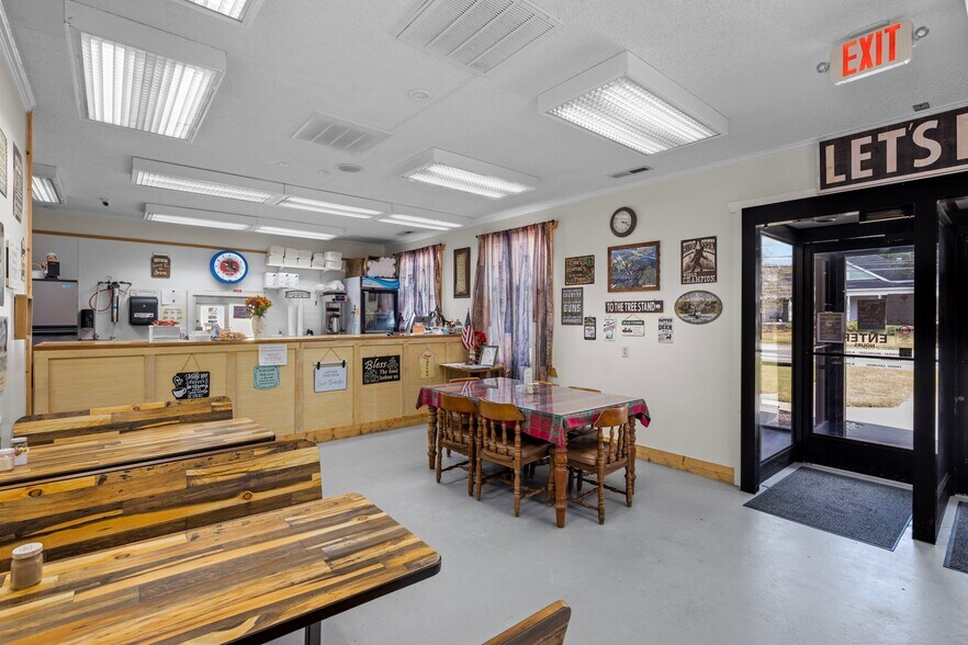 More Photos Of 214 Main St, Pollocksville Specialty For Sale