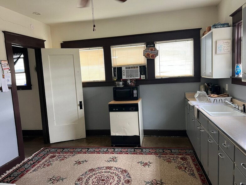 More Photos Of 713 Reed St, Columbus Apartments For Sale