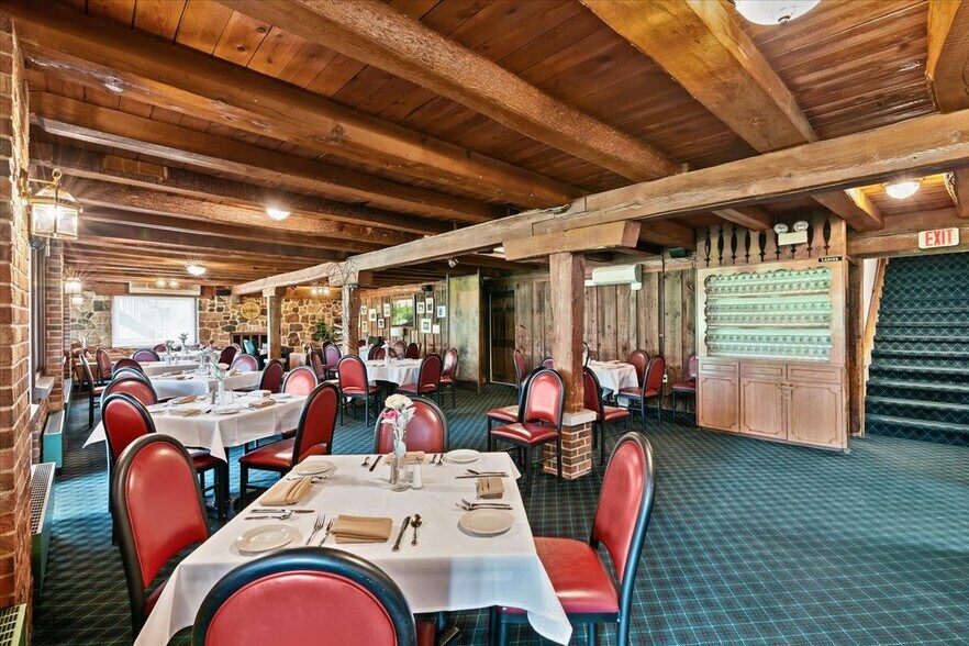 More Photos Of 9512 E Lippincott Blvd, Davison Golf Course Driving Range For Sale