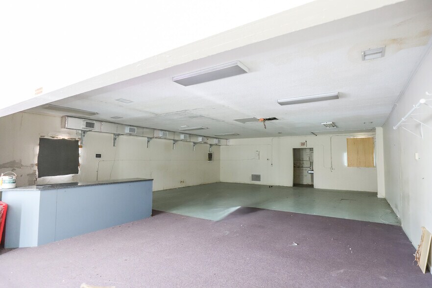 More Photos Of 2803 NW 6th St, Gainesville Freestanding For Lease