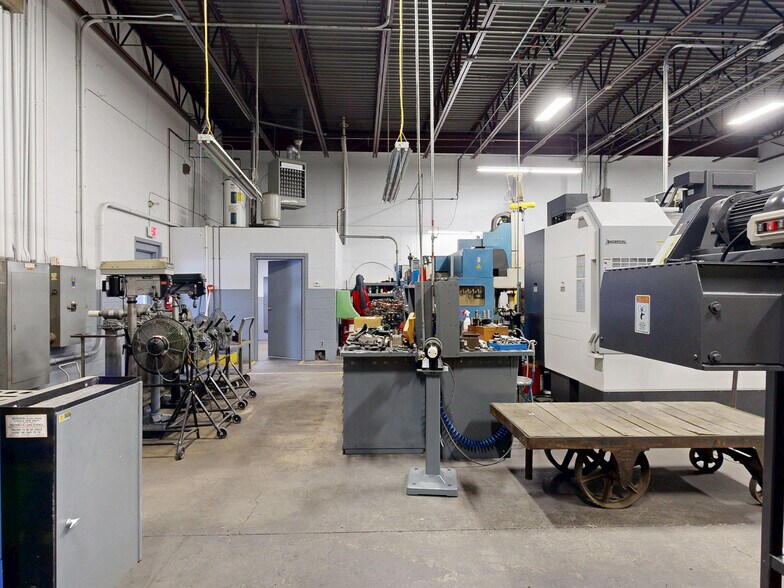 More Photos Of 2505 Avonia Rd, Fairview Warehouse For Lease