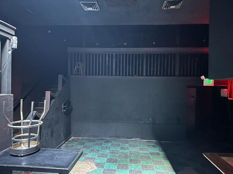 More Photos Of 2140 Market St, San Francisco Bar For Lease