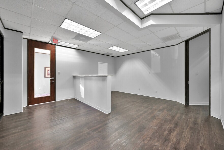 More Photos Of 25307 I-45, Spring Medical For Lease