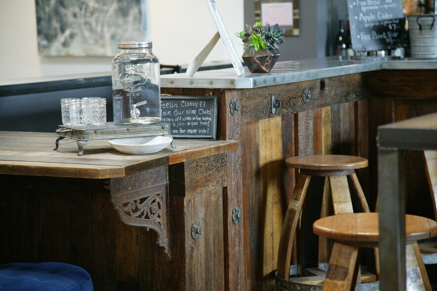 More Photos Of 120 Santa Barbara St, Santa Barbara General Retail For Lease