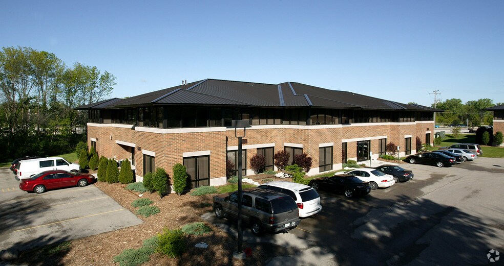 More Photos Of N27W23953 Paul Rd, Pewaukee Office For Lease