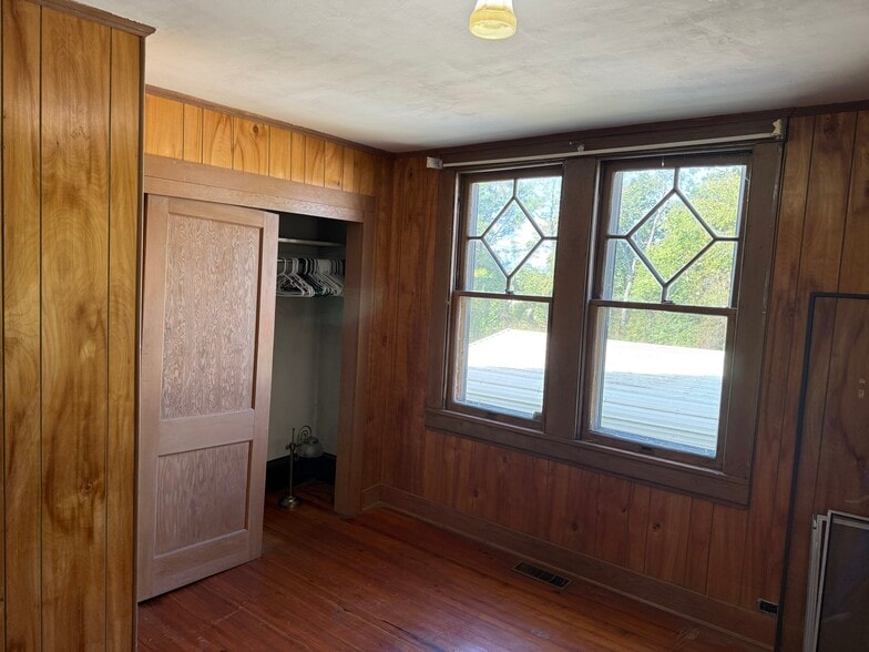 More Photos Of 16 Elk Mountain Rd, Asheville Office For Lease