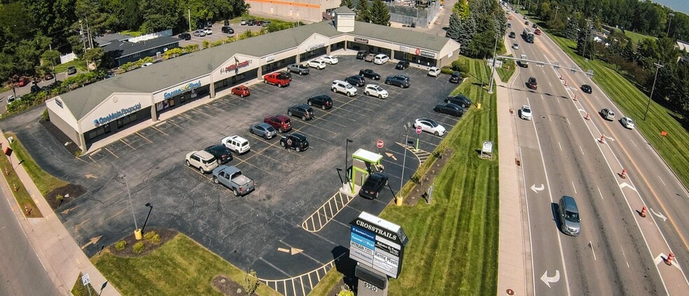 Primary Photo Of 5950 Airport Hwy, Toledo Unknown For Lease
