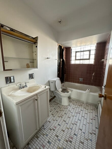 More Photos Of 8044 S Cottage Grove Ave, Chicago Apartments For Sale