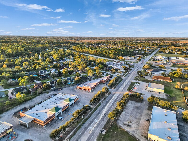 More Photos Of 630-650 FM 517 Rd W, Dickinson Storefront Retail Office For Lease