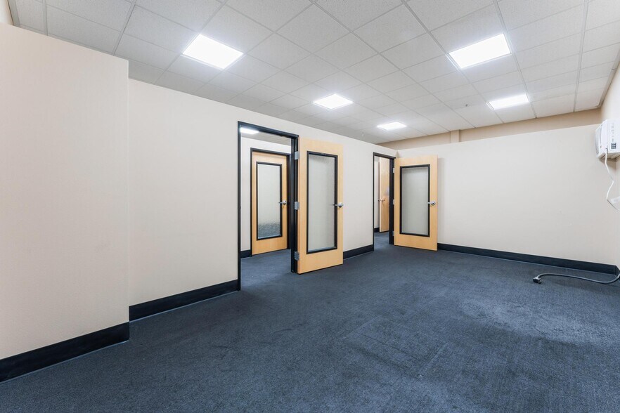 More Photos Of 7490 Commercial Way, Henderson Warehouse For Lease