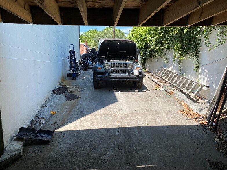 More Photos Of 12347 Carroll Ave, Rockville Service For Lease