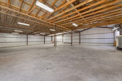 More Photos Of 10550 Brinkmeyer Rd, Needville Flex For Sale