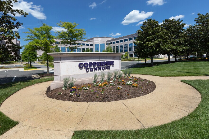 More Photos Of 13865 Sunrise Valley Dr, Herndon Office For Lease