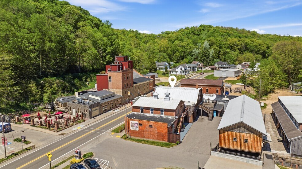More Photos Of 196 S Main St, Potosi General Retail For Sale