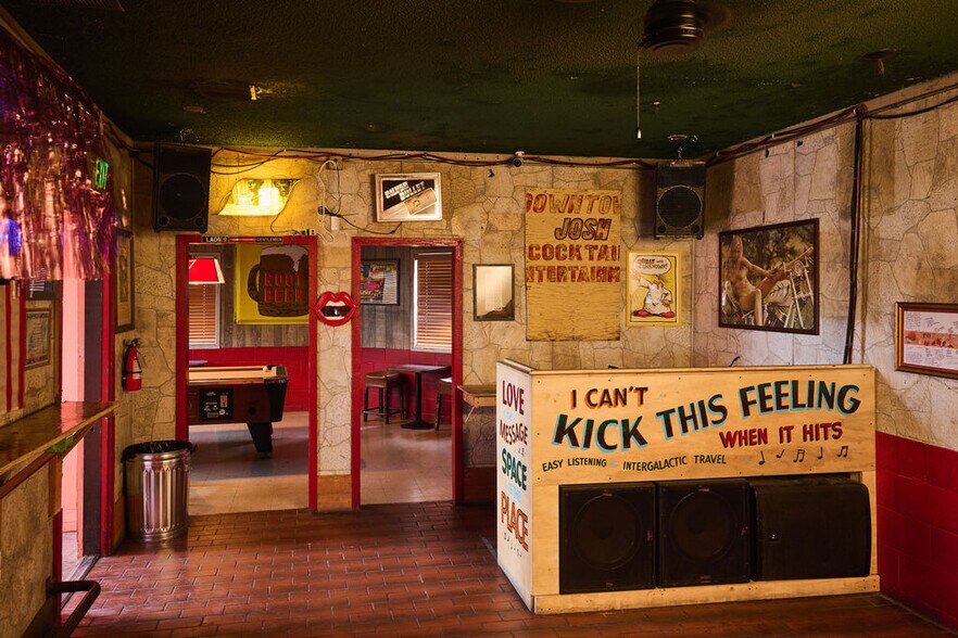 More Photos Of 73839 Twentynine Palms, Twentynine Palms Bar For Lease