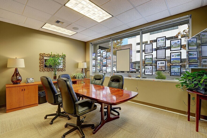 More Photos Of 2708-2710 Colby Ave, Everett Loft Creative Space For Lease