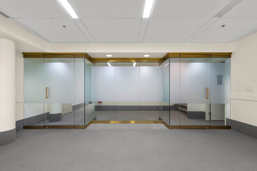 More Photos Of 301 Washington St, Columbus Office For Lease