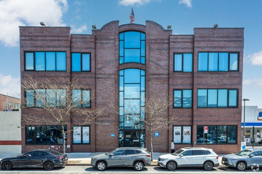 More Photos Of 6405 7th Ave, Brooklyn Office For Lease