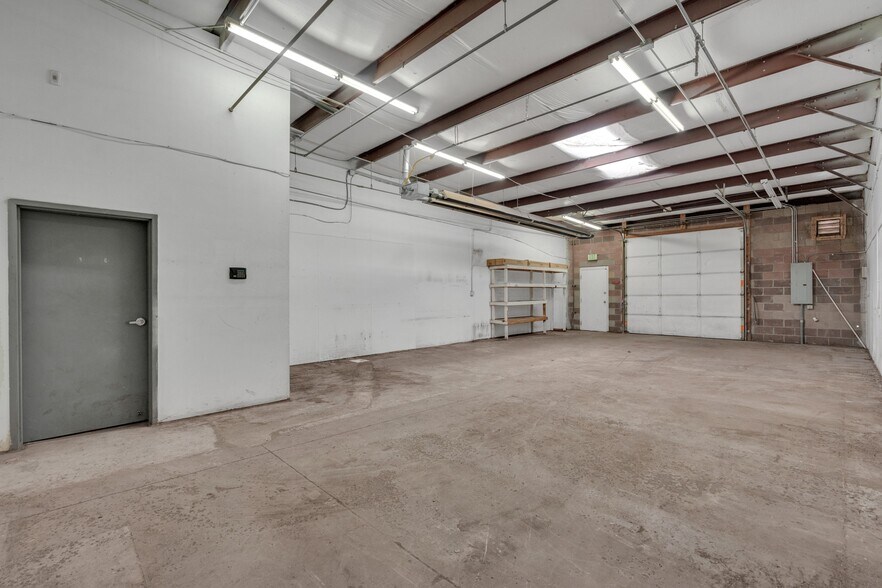 More Photos Of 332 Norfolk St, Aurora Warehouse For Sale