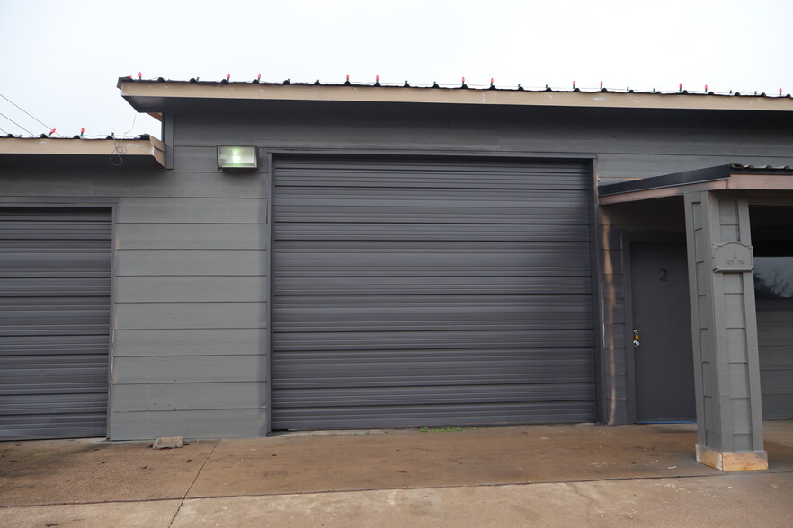 More Photos Of 1650 FM 66, Waxahachie Flex For Lease
