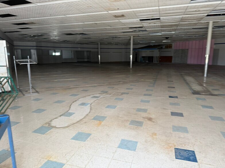 More Photos Of 701 Atlanta Rd, Seaford Freestanding For Lease