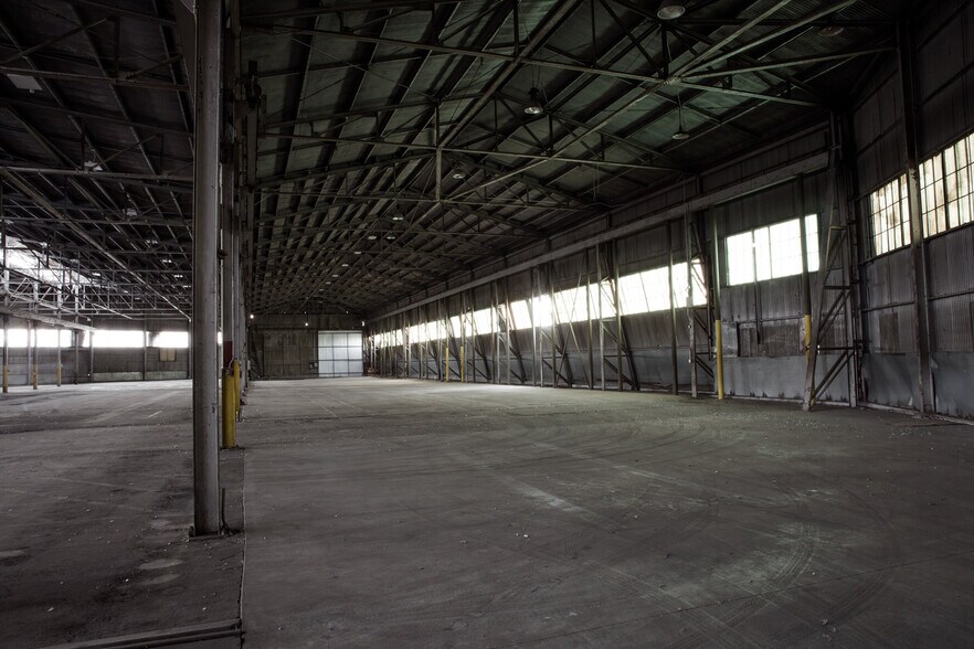 More Photos Of 205 S Mission Rd, Los Angeles Warehouse For Lease