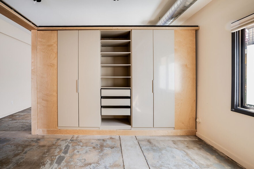 More Photos Of 6012 York Blvd, Los Angeles Office For Lease