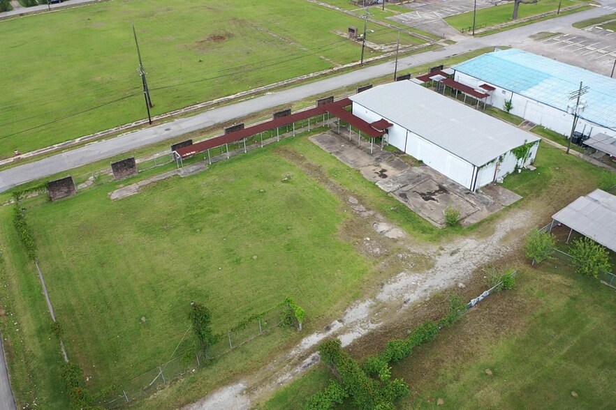 More Photos Of 1800 Pope St, Beaumont Flex For Lease