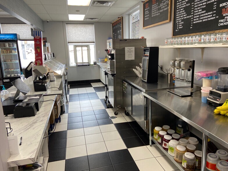 More Photos Of 117 S Main St, Manchester Fast Food For Lease