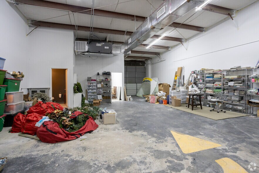 More Photos Of 8700 Long Point Rd, Houston Unknown For Lease