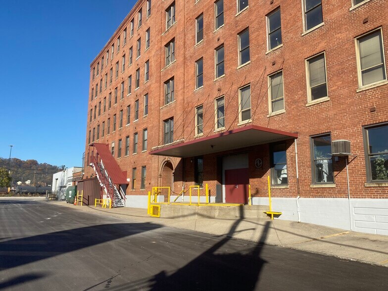 More Photos Of 2701 Spring Grove Ave, Cincinnati Warehouse For Lease