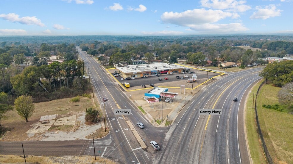 Primary Photo Of 2726 W Gentry Pky, Tyler General Retail For Sale