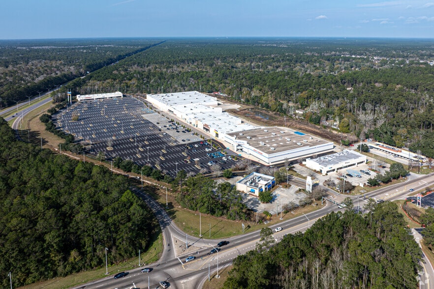 More Photos Of 61101-61125 Airport Rd, Slidell Unknown For Lease