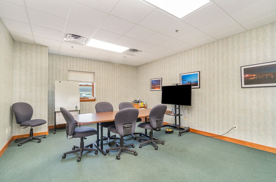 More Photos Of 6006 Westside Saginaw Rd, Bay City Office For Sale