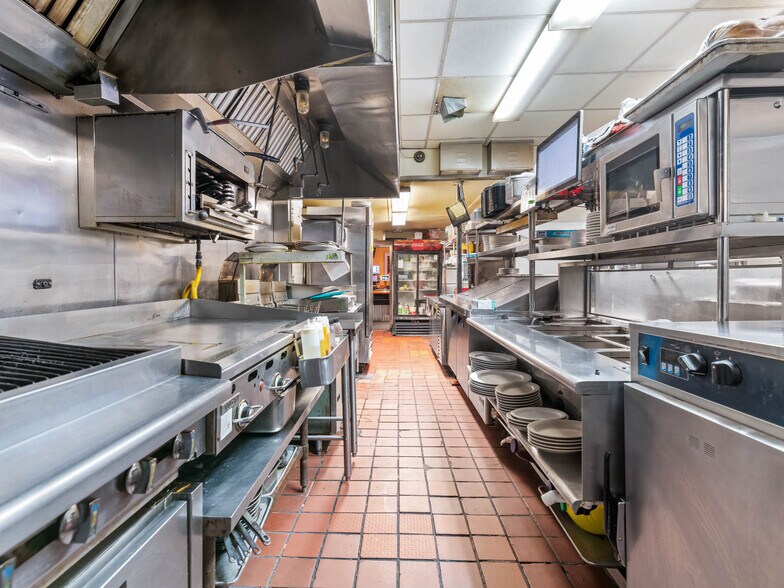 More Photos Of 176 Columbus Ave, Pawtucket General Retail For Sale