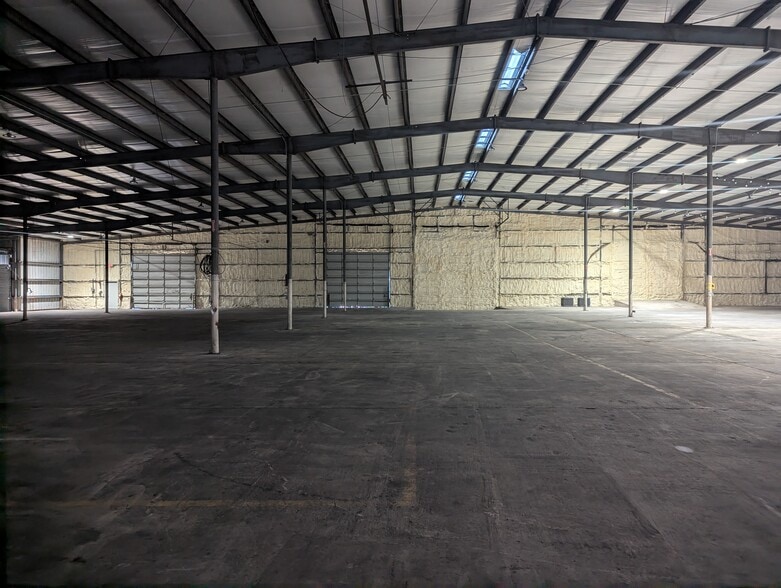 More Photos Of 91 S College St, Statesboro Warehouse For Sale