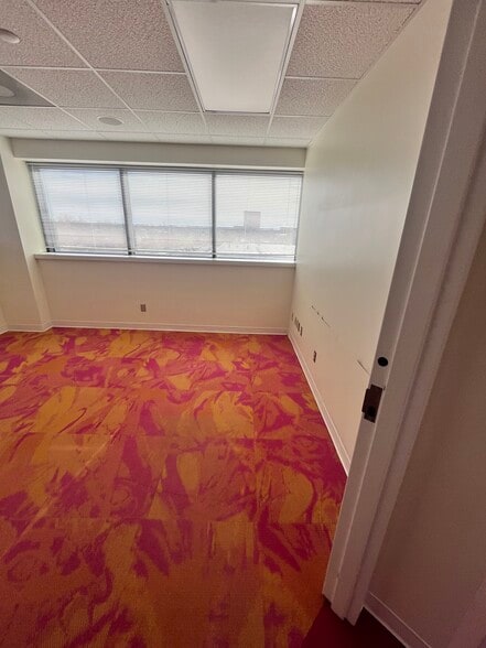 More Photos Of 1505 Eastland Dr, Bloomington Medical For Lease