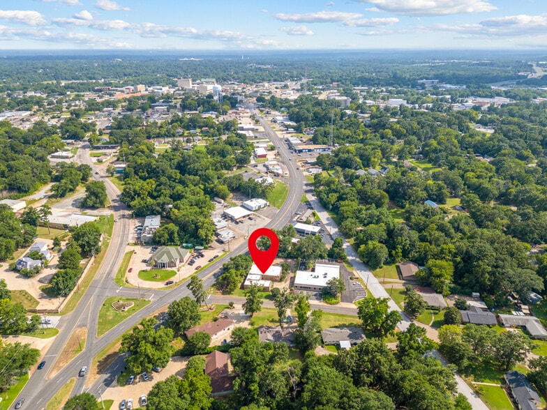 Primary Photo Of 915 Judson Rd, Longview Office Residential For Lease